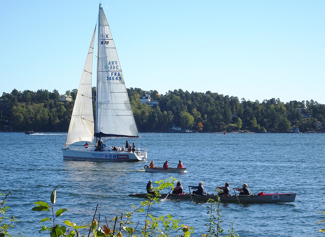 Sailing and rowing boats on the Höggarnsfjärden inlet of the Stockholm archipelago, Sweden