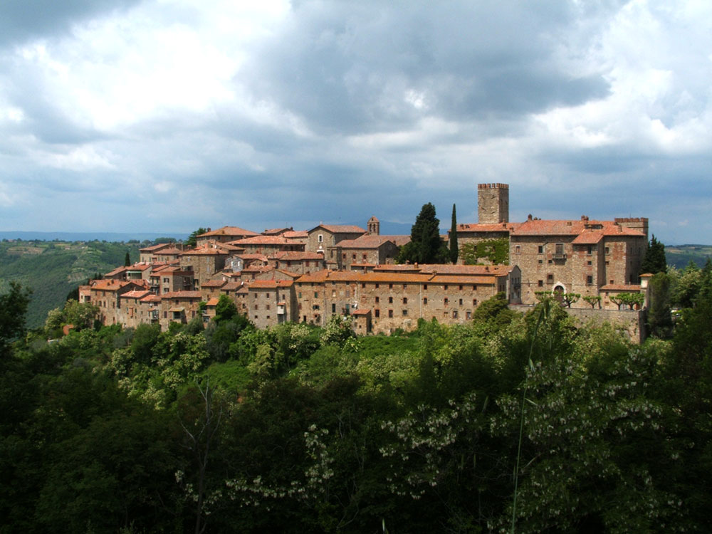 The hilltop village of Parrano in the Umbrian hills, Terni province, Italy
