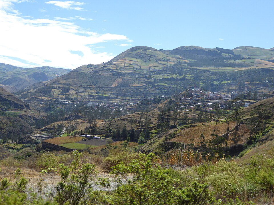 Train descending the Nariz del Diablo switchbacks near Alausi, Ecuador